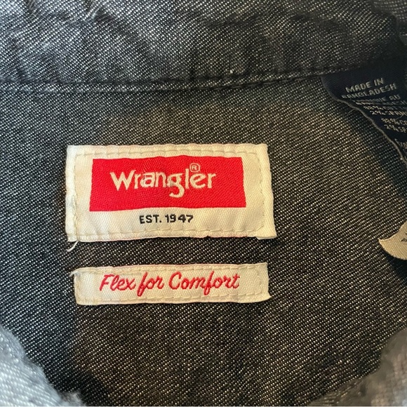 Wrangler flex for comfort women’s charcoal  button down size s/p - Picture 4 of 7